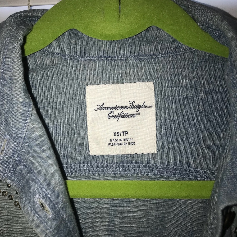 American Eagle denim button down top